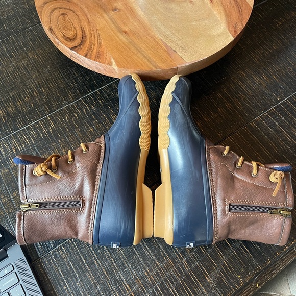 SOLD- Sperry Duckboot - Picture 4 of 7